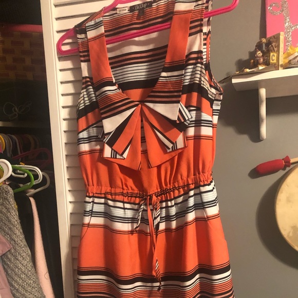 Dresses & Skirts - Coral stripe bow dress